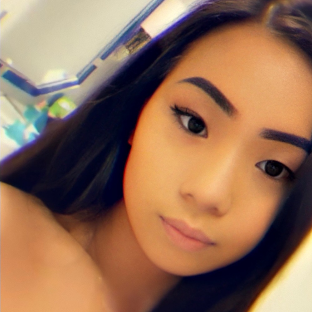 Meet your Posher, Kayla
